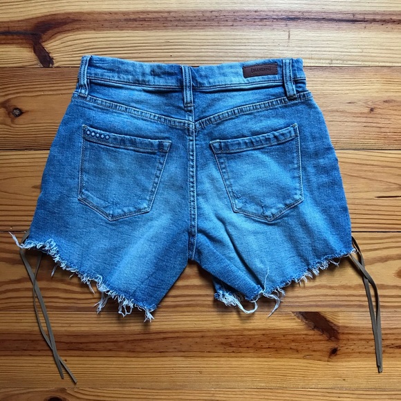 Blank NYC Retro High Waist Denim Shorts, NWT, 25 - Picture 5 of 13